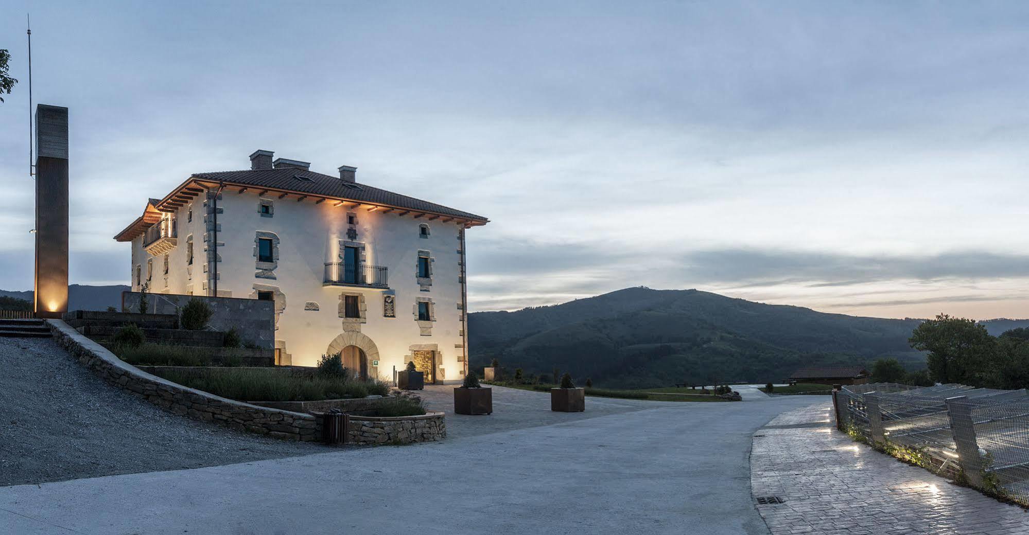 Palacio De Yrisarri By Irrisarri Land Igantzi Luaran gambar